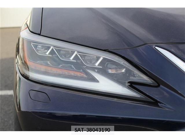 Lexus ES 2019-05 7509008-16