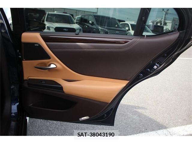 Lexus ES 2019-05 7509008-22
