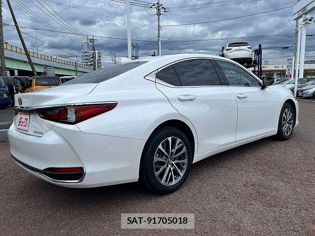 Lexus ES 2023-04 7562347-2
