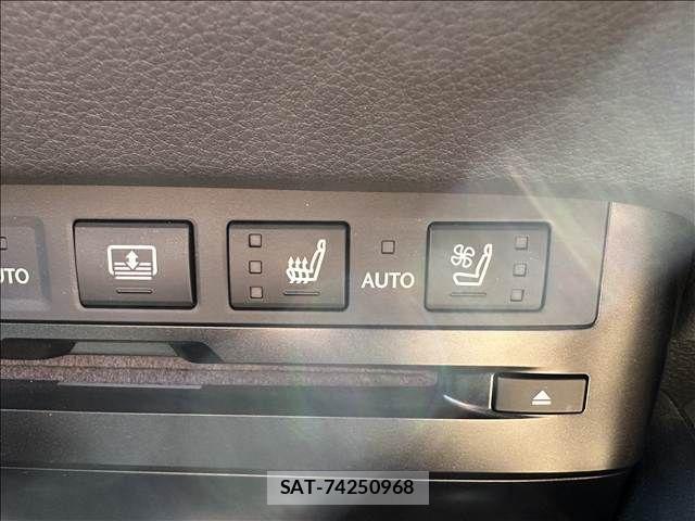 Lexus ES 2019-03 7328006-11