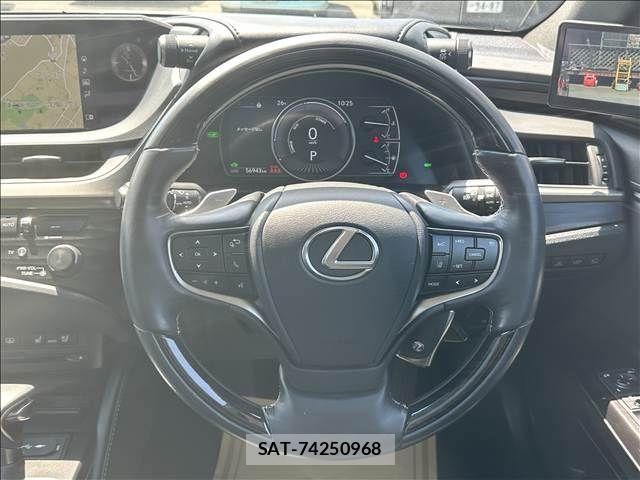 Lexus ES 2019-03 7328006-1