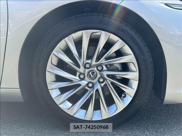 Lexus ES 2019-03 7328006-19