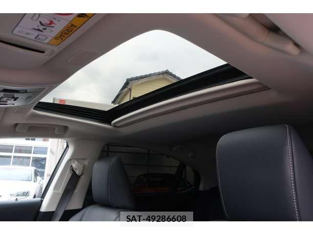 Lexus ES 2019-05 7617626-15