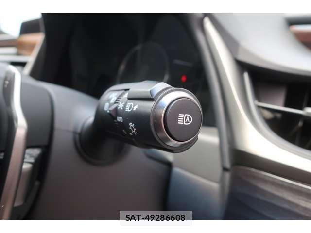 Lexus ES 2019-05 7617626-17