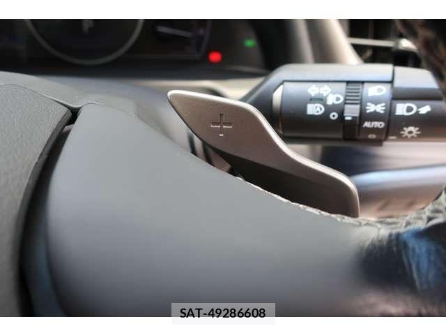 Lexus ES 2019-05 7617626-18