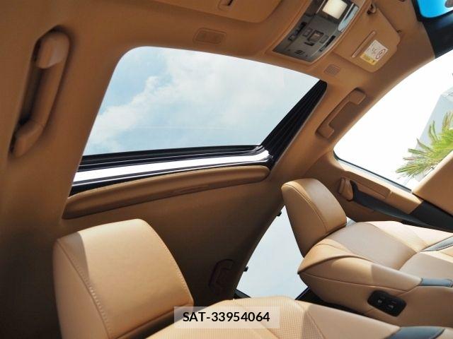 Lexus ES 2023-04 7617625-9