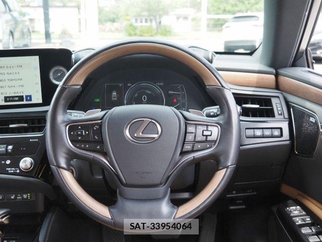 Lexus ES 2023-04 7617625-17