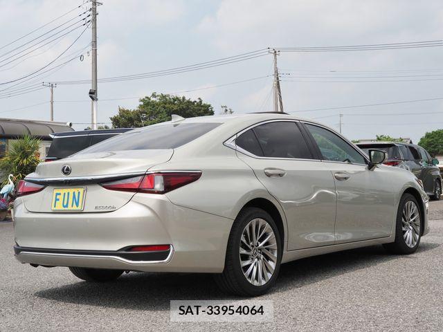 Lexus ES 2023-04 7617625-4