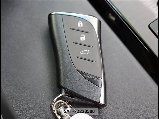 Lexus ES 2023-07 7617624-19