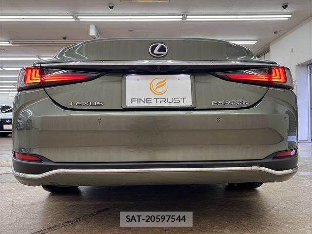 Lexus ES 2021-11 7725020-16