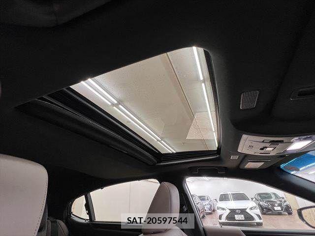 Lexus ES 2021-11 7725020-3