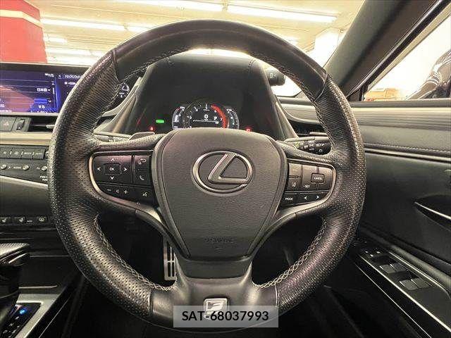 Lexus ES 2019-01 7725018-10