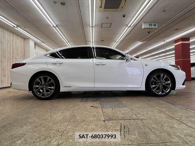 Lexus ES 2019-01 7725018-15