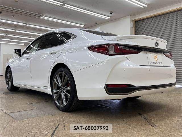 Lexus ES 2019-01 7725018-18