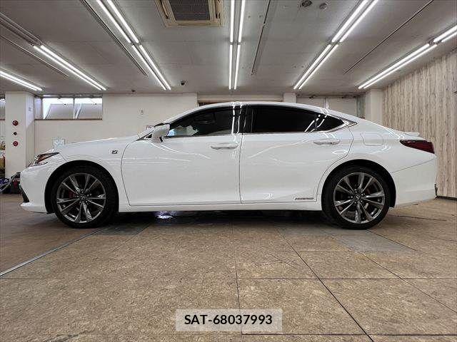 Lexus ES 2019-01 7725018-19
