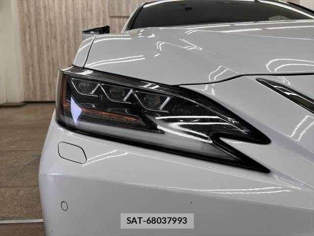 Lexus ES 2019-01 7725018-21