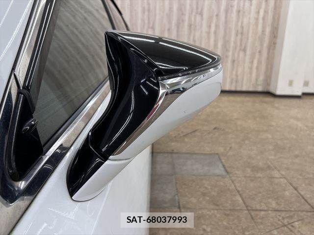 Lexus ES 2019-01 7725018-22