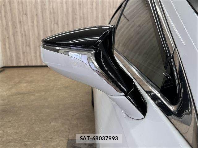 Lexus ES 2019-01 7725018-23