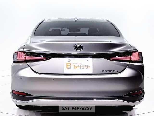 Lexus ES 2024-05 7725014-11