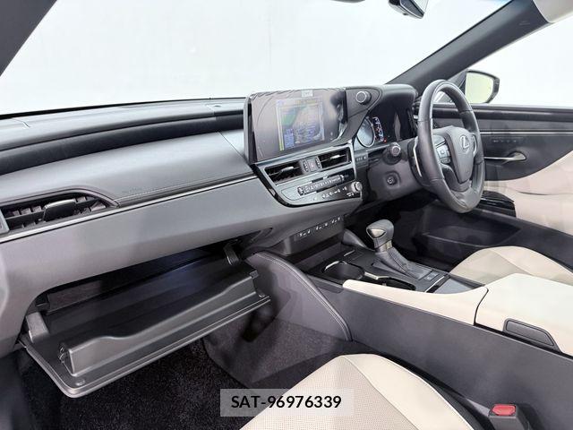 Lexus ES 2024-05 7725014-23