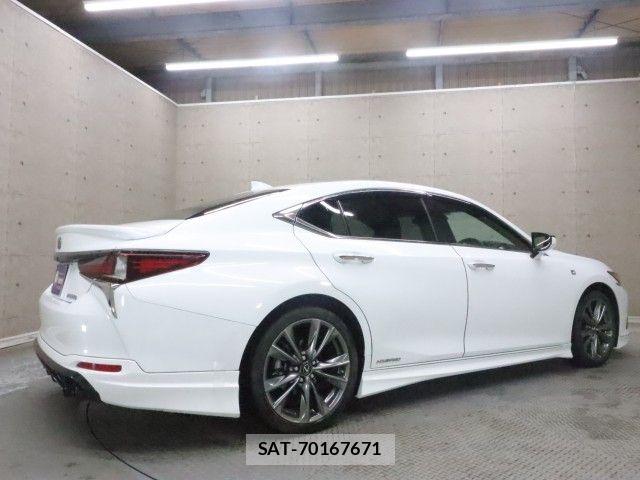 Lexus ES 2019-08 7725016-1