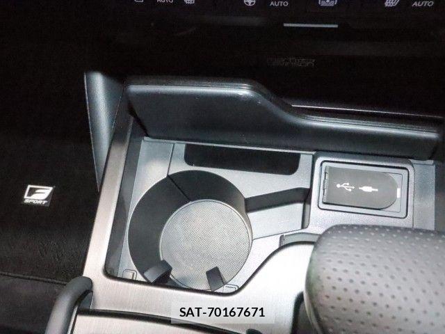 Lexus ES 2019-08 7725016-23