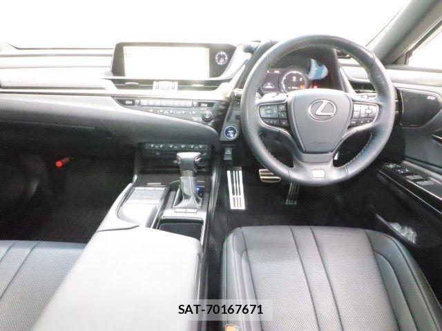 Lexus ES 2019-08 7725016-2