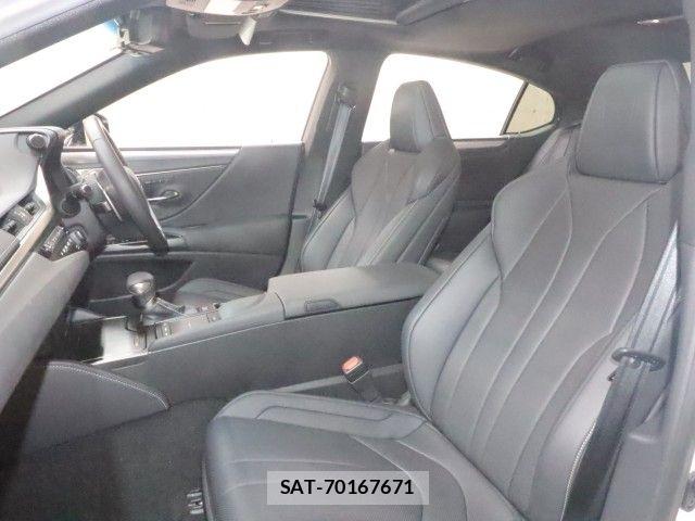 Lexus ES 2019-08 7725016-7
