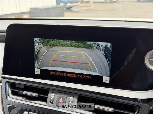 Lexus ES 2023-01 7786445-11