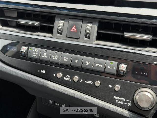 Lexus ES 2023-01 7786445-12
