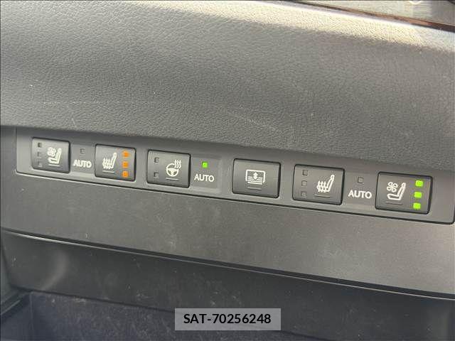 Lexus ES 2023-01 7786445-13