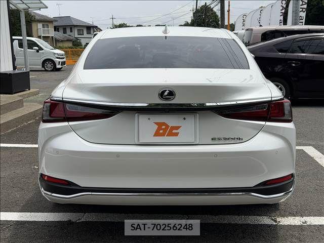 Lexus ES 2023-01 7786445-22