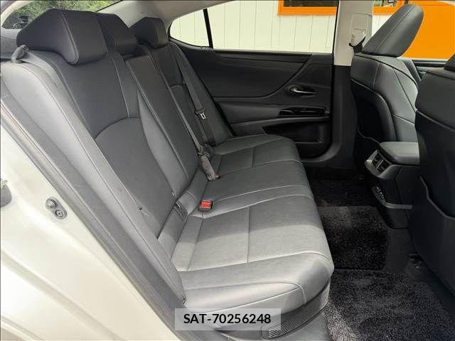 Lexus ES 2023-01 7786445-25
