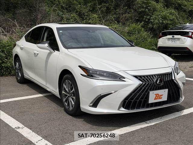 Lexus ES 2023-01 7786445-4