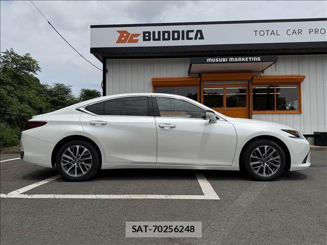 Lexus ES 2023-01 7786445-6