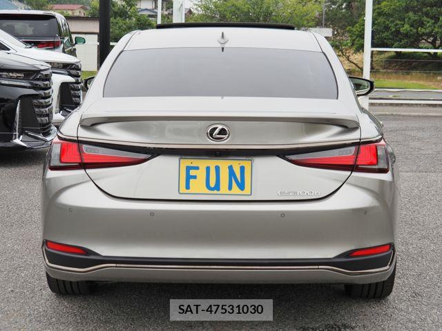 Lexus ES 2023-05 7877321-6