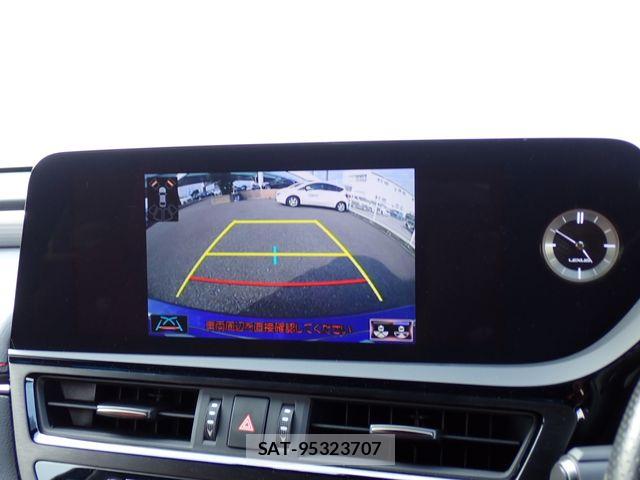 Lexus ES 2021-10 7962376-19