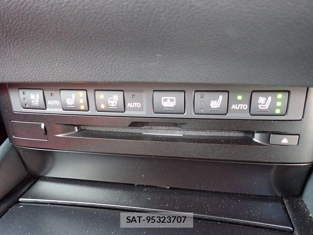 Lexus ES 2021-10 7962376-22