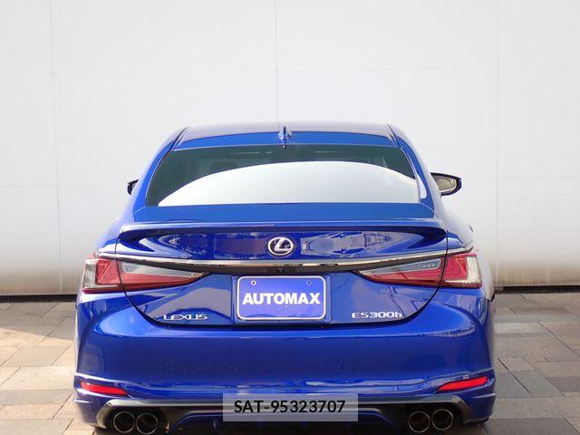 Lexus ES 2021-10 7962376-5