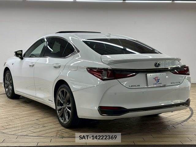 Lexus ES 2019-01 7962375-18