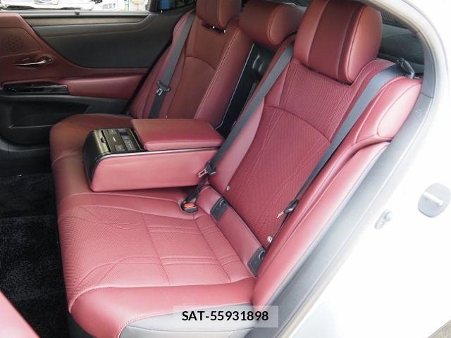 Lexus ES 2023-08 7979746-15