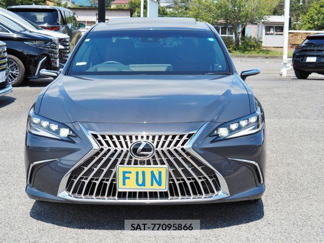 Lexus ES 2024-01 8036389-1
