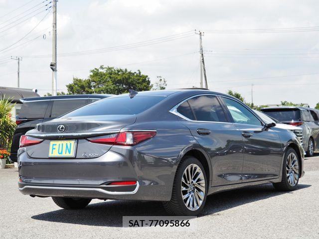 Lexus ES 2024-01 8036389-4