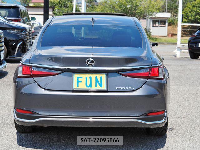 Lexus ES 2024-01 8036389-6