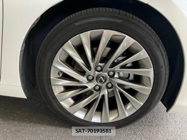 Lexus ES 2020-06 8036392-4