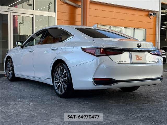 Lexus ES 2019-07 8036393-12