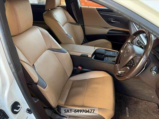 Lexus ES 2019-07 8036393-15