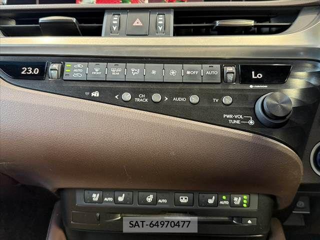 Lexus ES 2019-07 8036393-21