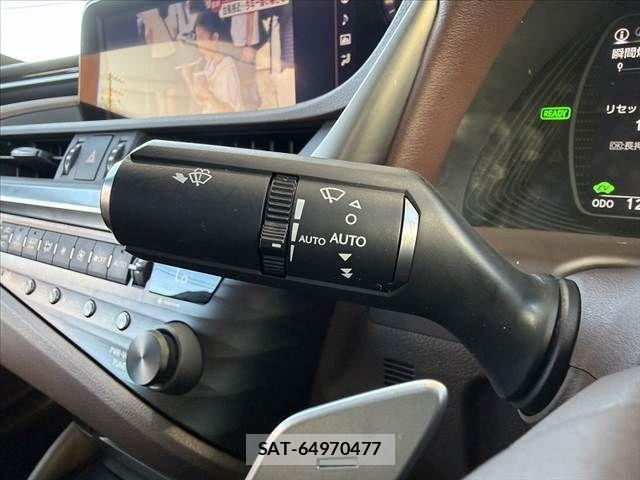 Lexus ES 2019-07 8036393-27