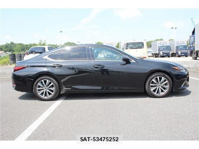 Lexus ES 2019-06 8074326-10